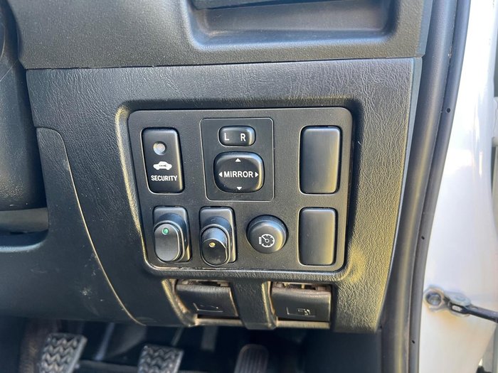 2013 Toyota Hilux SR