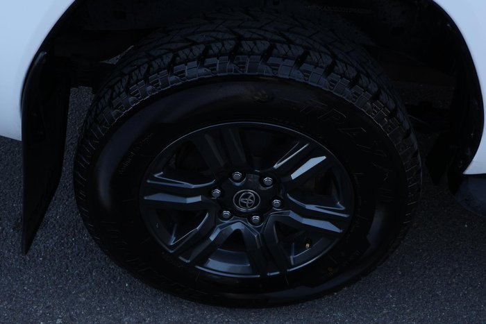 2022 Toyota Hilux SR