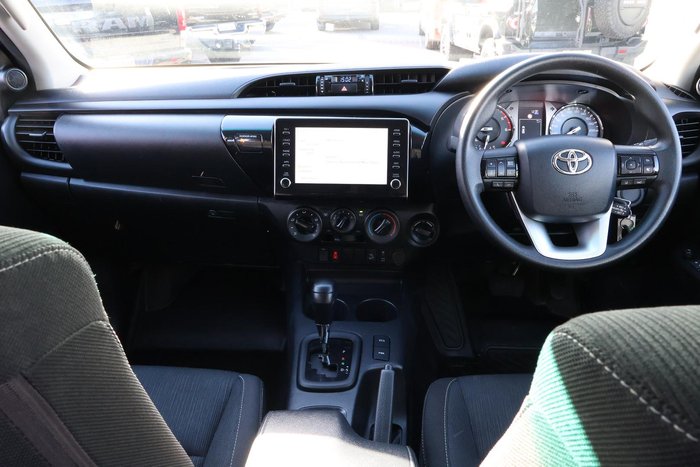 2022 Toyota Hilux SR