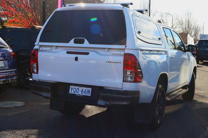 2022 Toyota Hilux SR