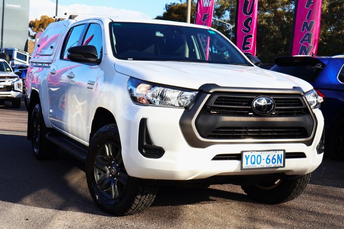 2022 Toyota Hilux SR