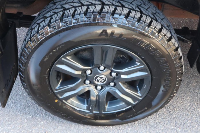 2022 Toyota Hilux SR