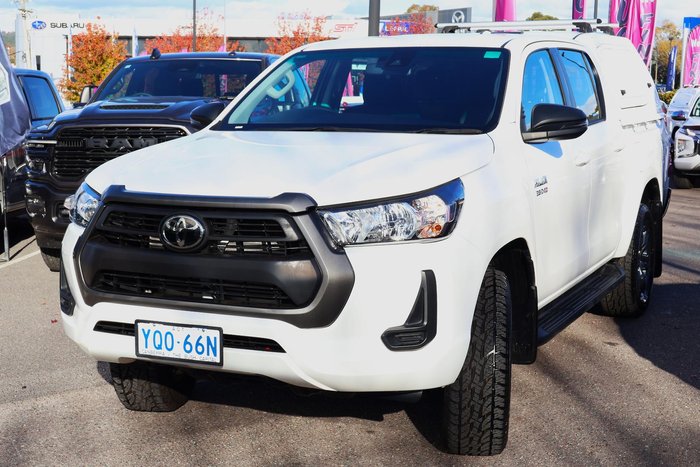 2022 Toyota Hilux SR