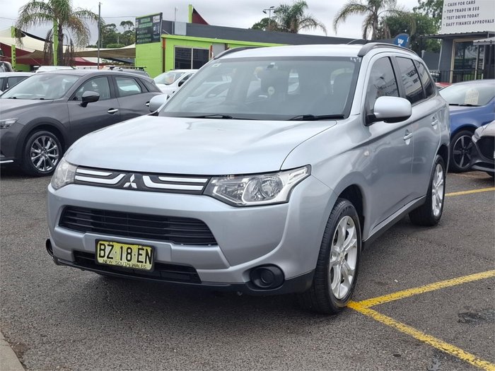 2013 Mitsubishi Outlander ES