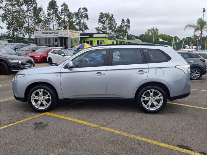 2013 Mitsubishi Outlander ES