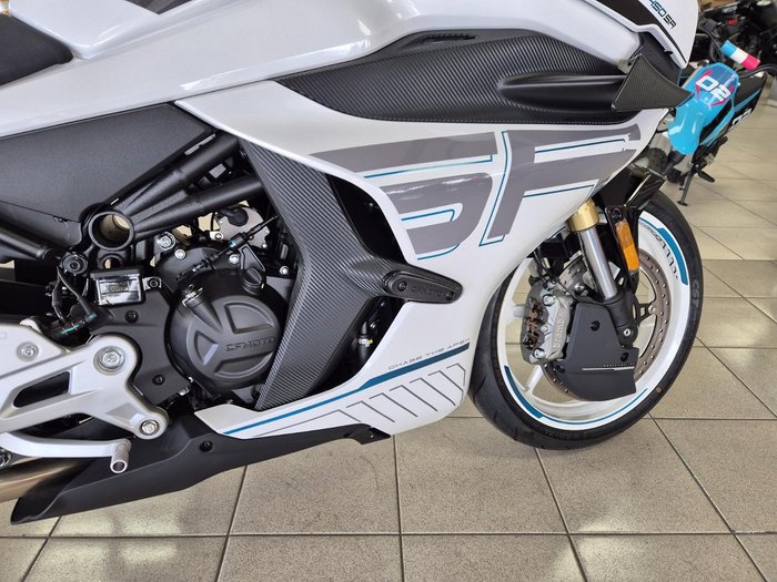 2026 CFMOTO 450SR ABS SR White