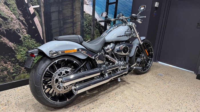 Harley-Davidson Breakout 117 (FXBR) Softail