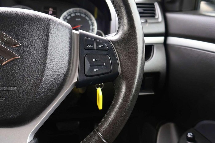 2014 Suzuki Swift GL Navigator