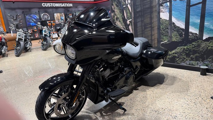 2026 Harley-Davidson Street Glide 117 (FLHX) Touring Black