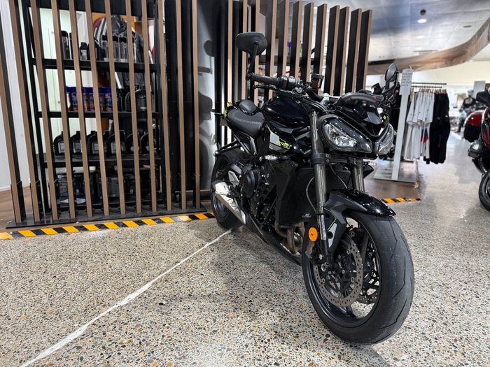 2025 Triumph STREET TRIPLE RS Phantom Black