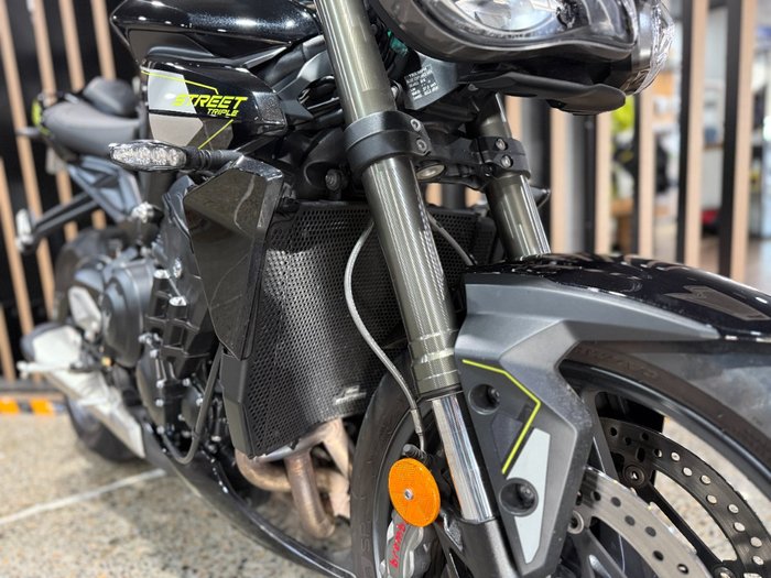 2025 Triumph STREET TRIPLE RS Phantom Black