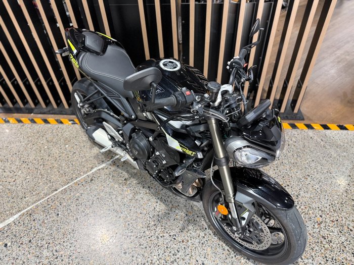 2025 Triumph STREET TRIPLE RS Phantom Black