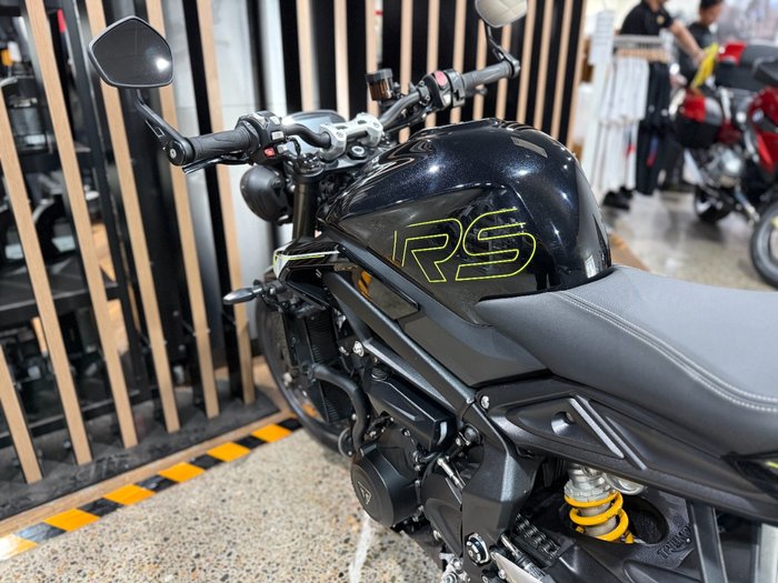 2025 Triumph STREET TRIPLE RS Phantom Black
