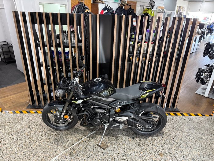 2025 Triumph STREET TRIPLE RS Phantom Black