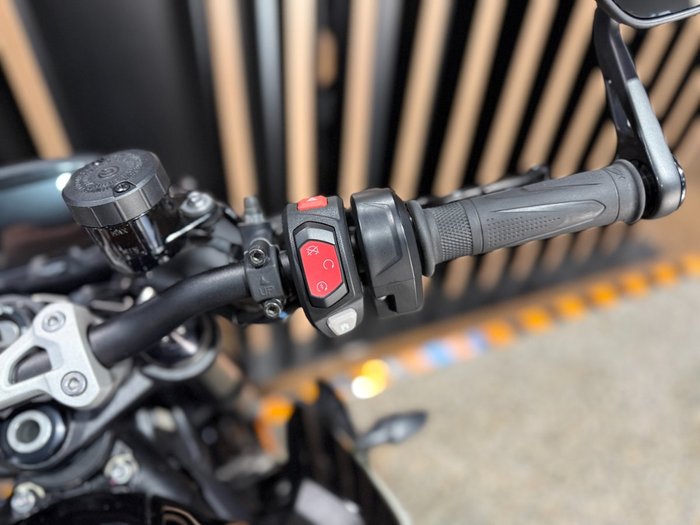 2025 Triumph STREET TRIPLE RS Phantom Black