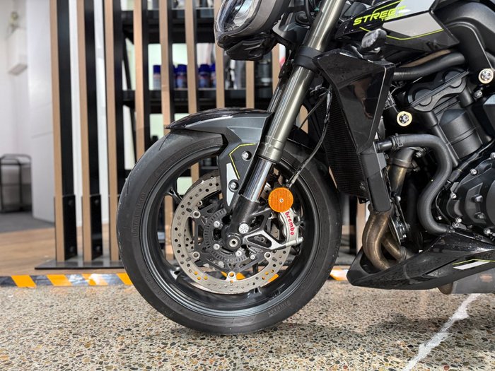 2025 Triumph STREET TRIPLE RS Phantom Black