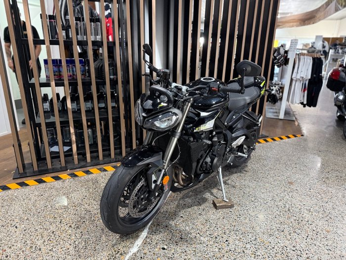 2025 Triumph STREET TRIPLE RS Phantom Black