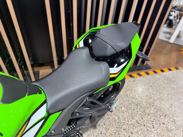 2025 Kawasaki NINJA ZX-10R GREEN