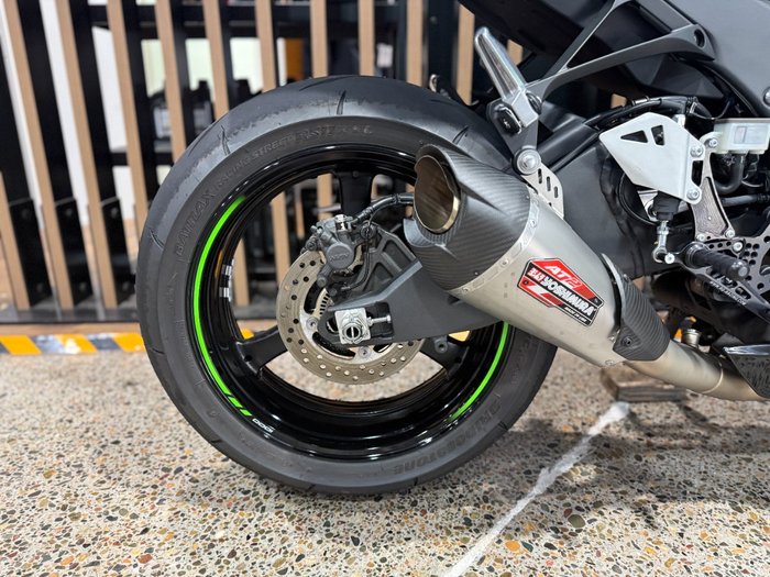 2025 Kawasaki NINJA ZX-10R GREEN