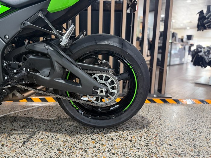 2025 Kawasaki NINJA ZX-10R GREEN