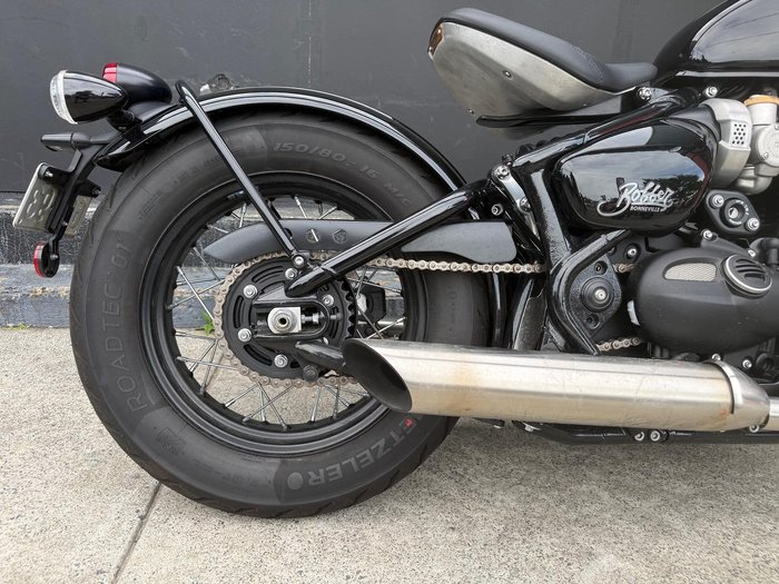 2025 Triumph Bonneville Bobber Bobber Black