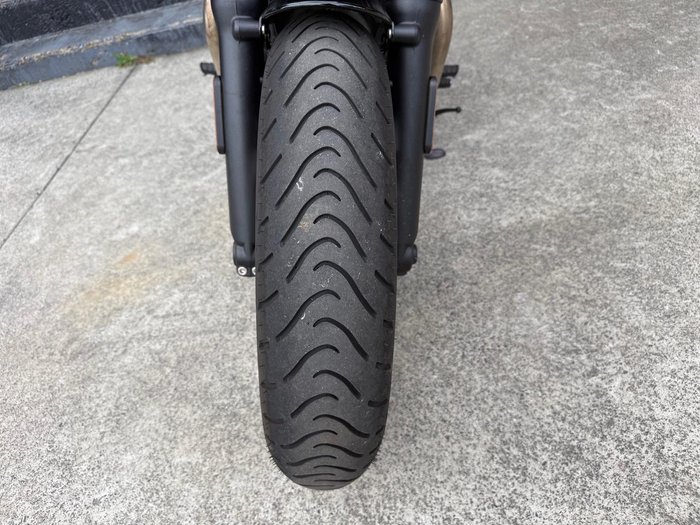 2025 Triumph Bonneville Bobber Bobber Black