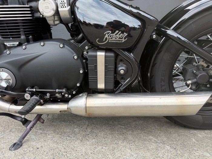 2025 Triumph Bonneville Bobber Bobber Black