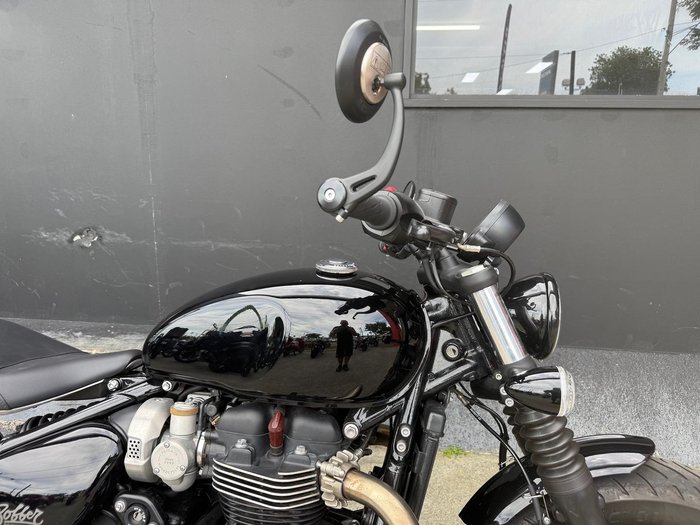 2025 Triumph Bonneville Bobber Bobber Black