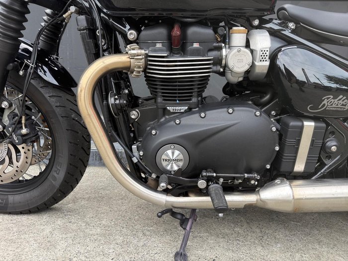 2025 Triumph Bonneville Bobber Bobber Black