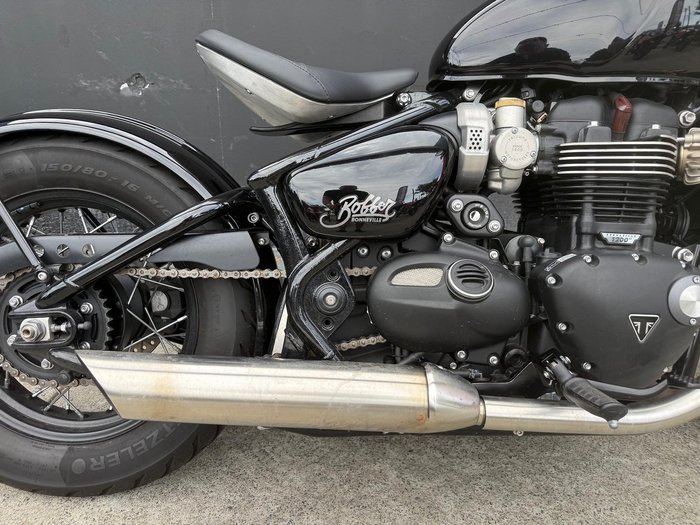 2025 Triumph Bonneville Bobber Bobber Black