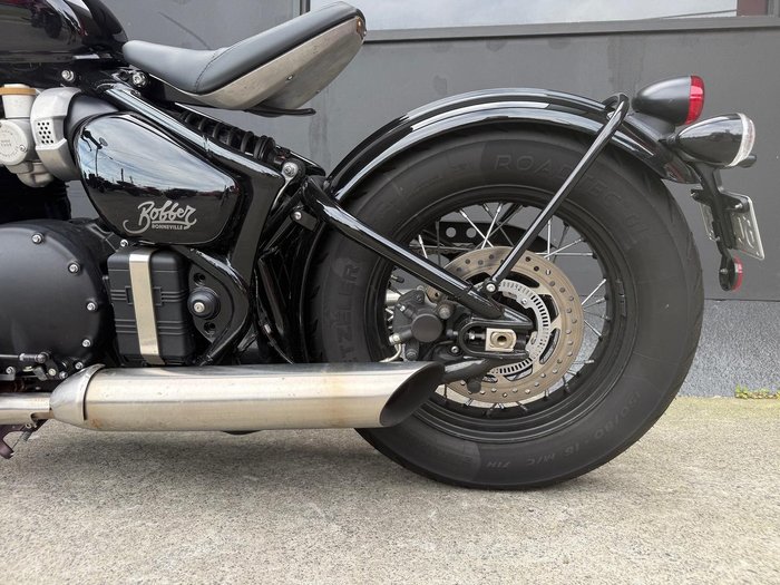 2025 Triumph Bonneville Bobber Bobber Black