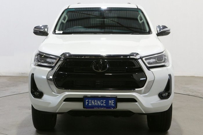2023 Toyota Hilux SR5