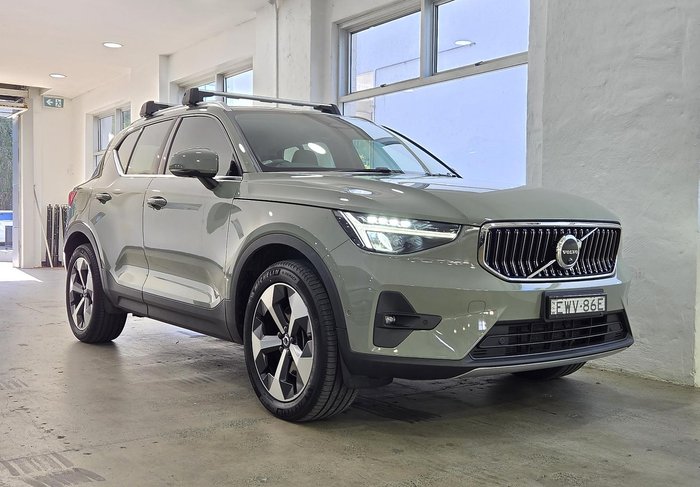 2022 Volvo XC40 Plus B4