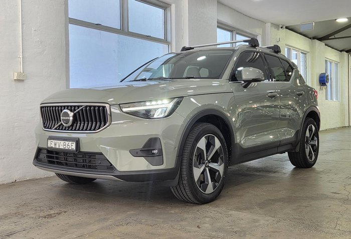 2022 Volvo XC40 Plus B4