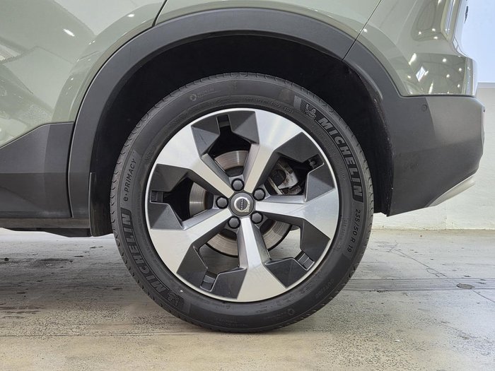 2022 Volvo XC40 Plus B4