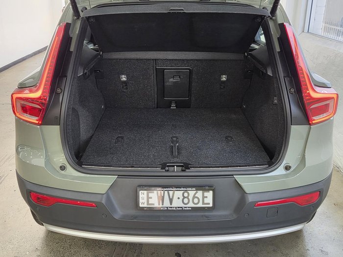 2022 Volvo XC40 Plus B4