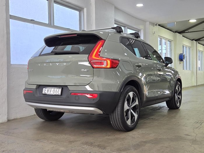 2022 Volvo XC40 Plus B4