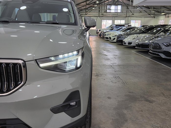 2022 Volvo XC40 Plus B4