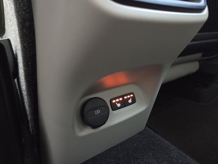 2022 Volvo XC40 Plus B4