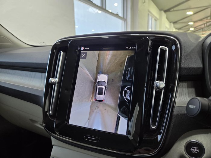 2022 Volvo XC40 Plus B4