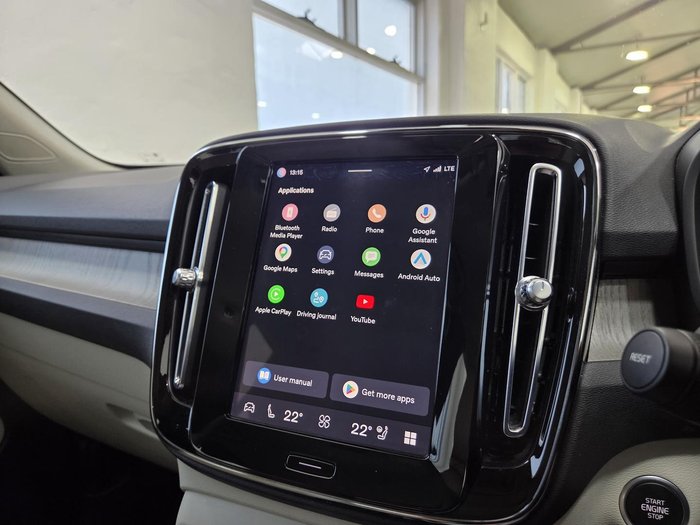 2022 Volvo XC40 Plus B4