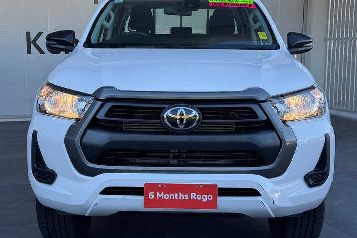 2023 Toyota Hilux SR
