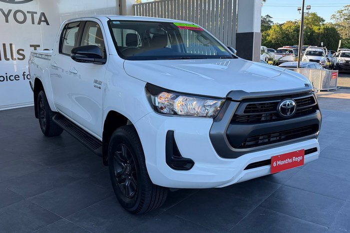 2023 Toyota Hilux SR