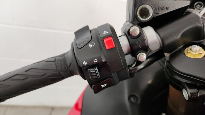 2016 Suzuki Hayabusa (GSX1300R) Hayabusa Red