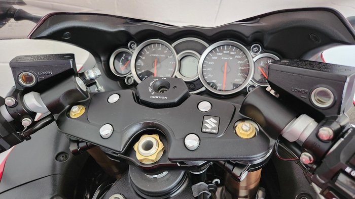 2016 Suzuki Hayabusa (GSX1300R) Hayabusa Red