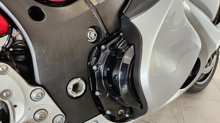 2016 Suzuki Hayabusa (GSX1300R) Hayabusa Red