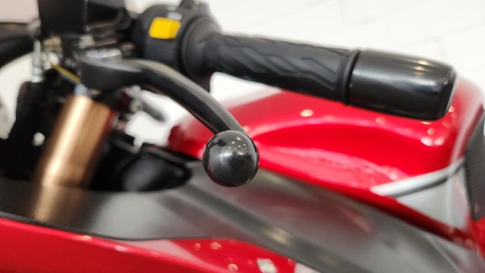 2016 Suzuki Hayabusa (GSX1300R) Hayabusa Red