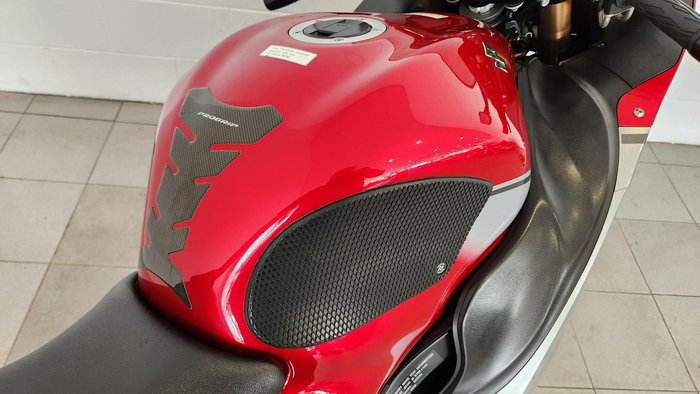 2016 Suzuki Hayabusa (GSX1300R) Hayabusa Red