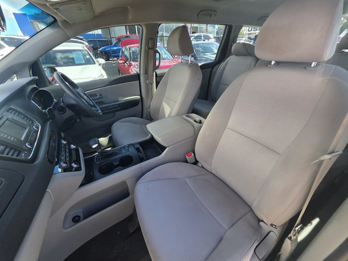 2017 Kia Carnival S