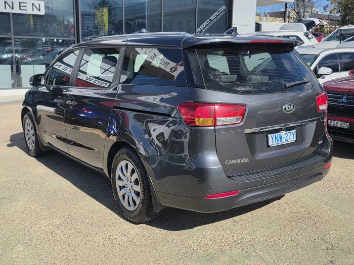 2017 Kia Carnival S
